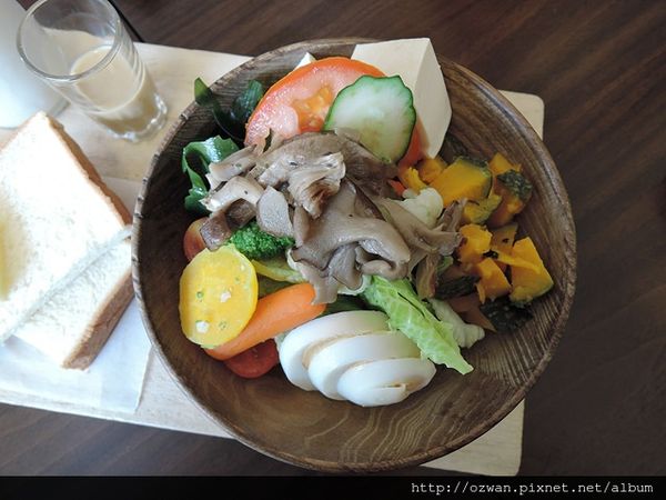 [吃喝]咖啡、童趣、輕食～紅葉食趣 RedLeaf Cafe。