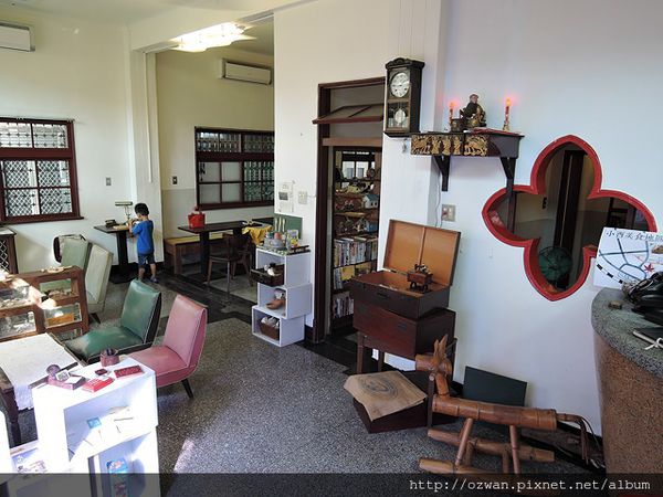 [吃喝]咖啡、童趣、輕食～紅葉食趣 RedLeaf Cafe。