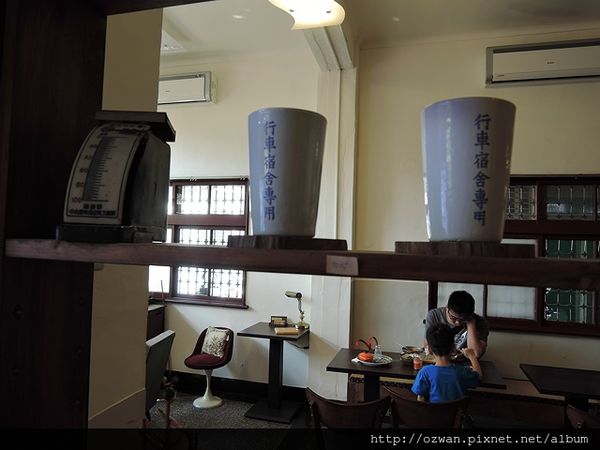 [吃喝]咖啡、童趣、輕食～紅葉食趣 RedLeaf Cafe。