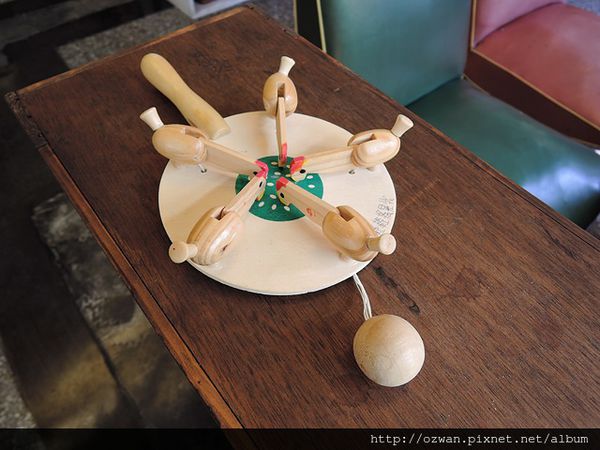 [吃喝]咖啡、童趣、輕食～紅葉食趣 RedLeaf Cafe。