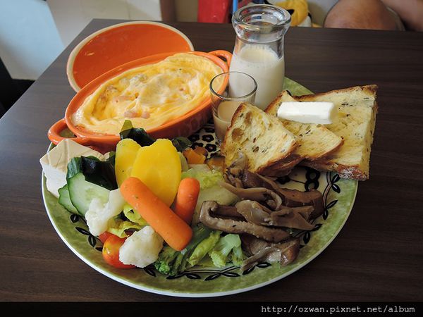 [吃喝]咖啡、童趣、輕食～紅葉食趣 RedLeaf Cafe。