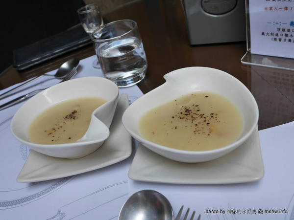 赤崁璽樓：【食記】台南赤崁璽樓蔬食餐廳-襌&食時尚異國蔬食料理@中西區赤崁樓 : 面對時間的巨輪,在歷史洪流的角落用餐, 仿佛格外美味!