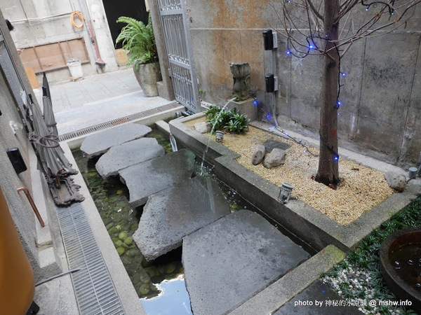 赤崁璽樓：【食記】台南赤崁璽樓蔬食餐廳-襌&食時尚異國蔬食料理@中西區赤崁樓 : 面對時間的巨輪,在歷史洪流的角落用餐, 仿佛格外美味!
