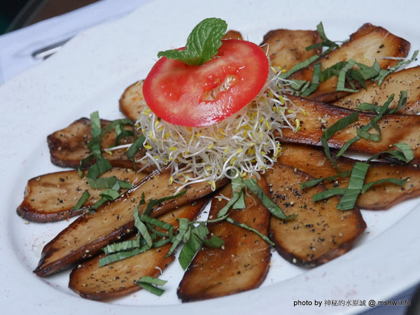 赤崁璽樓：【食記】台南赤崁璽樓蔬食餐廳-襌&食時尚異國蔬食料理@中西區赤崁樓 : 面對時間的巨輪,在歷史洪流的角落用餐, 仿佛格外美味!