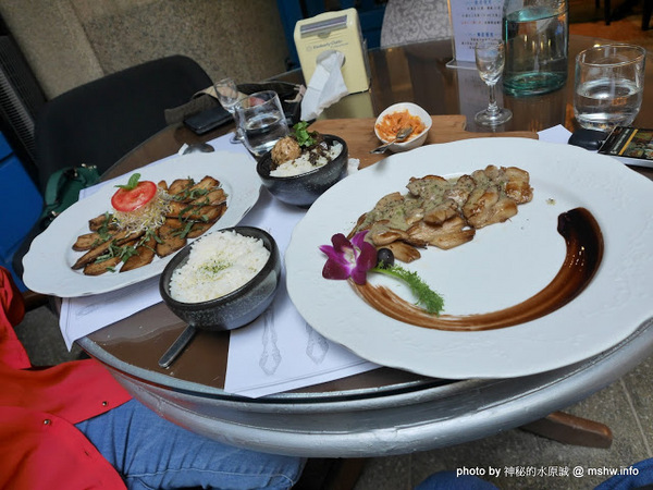 赤崁璽樓：【食記】台南赤崁璽樓蔬食餐廳-襌&食時尚異國蔬食料理@中西區赤崁樓 : 面對時間的巨輪,在歷史洪流的角落用餐, 仿佛格外美味!