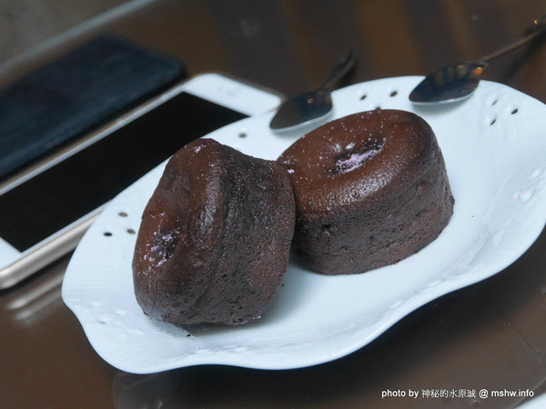 赤崁璽樓：【食記】台南赤崁璽樓蔬食餐廳-襌&食時尚異國蔬食料理@中西區赤崁樓 : 面對時間的巨輪,在歷史洪流的角落用餐, 仿佛格外美味!