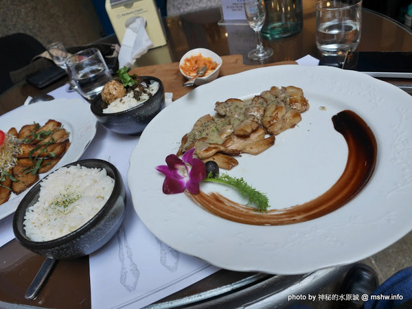 赤崁璽樓：【食記】台南赤崁璽樓蔬食餐廳-襌&食時尚異國蔬食料理@中西區赤崁樓 : 面對時間的巨輪,在歷史洪流的角落用餐, 仿佛格外美味!