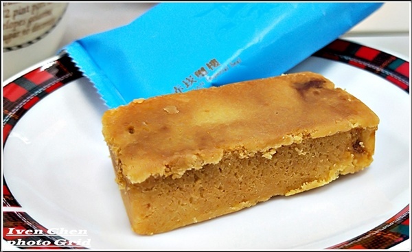 赤崁璽樓 . 蔬食料理餐廳：《鳳梨酥伴手禮》來自府城的最佳拌手禮/純淨香濃溫馨的質感/自用送禮倆相宜-『赤崁璽樓蔬食餐廳』的鳳梨酥禮盒