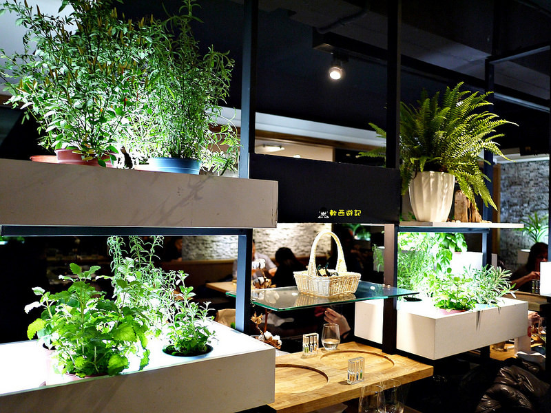 [食記]台北忠孝敦化站 愛新覺羅 原味‧鮮採嚴煮 客製化菜單 卡片傳情小驚喜 適合約會、慶生、紀念日的高級浪漫氣氛餐廳