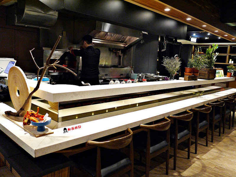 [食記]台北忠孝敦化站 愛新覺羅 原味‧鮮採嚴煮 客製化菜單 卡片傳情小驚喜 適合約會、慶生、紀念日的高級浪漫氣氛餐廳