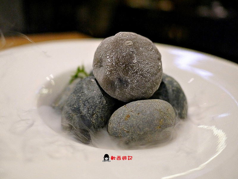 [食記]台北忠孝敦化站 愛新覺羅 原味‧鮮採嚴煮 客製化菜單 卡片傳情小驚喜 適合約會、慶生、紀念日的高級浪漫氣氛餐廳