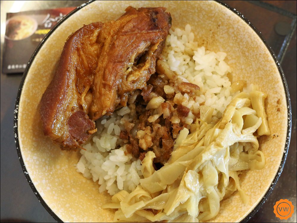 嘉義美食 │古早味 │傳統美食 :合家香魯軟骨飯 嘉義美食 │古早味 │傳統美食 :合家香魯軟骨飯