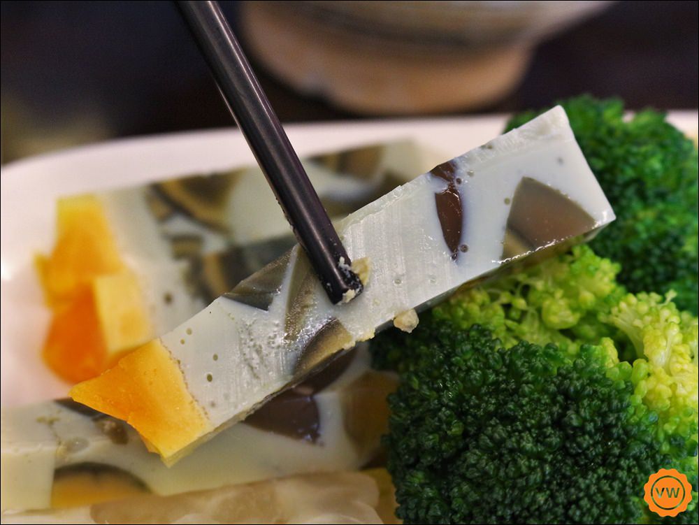 嘉義美食 │古早味 │傳統美食 :合家香魯軟骨飯 嘉義美食 │古早味 │傳統美食 :合家香魯軟骨飯