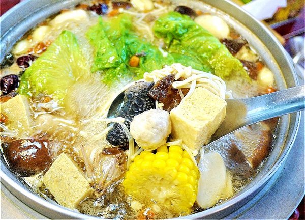 帝王食補紅面薑母鴨:台北淡水【帝王食補】古早味菜脯雞 / 養生鍋物 / 溫暖食補鍋物.淡水捷運站