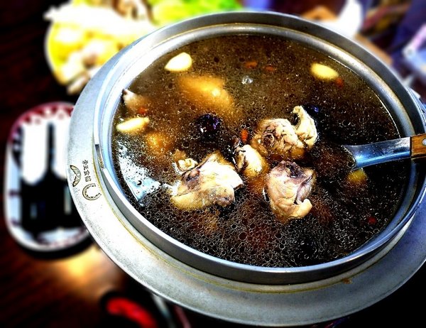 帝王食補紅面薑母鴨:台北淡水【帝王食補】古早味菜脯雞 / 養生鍋物 / 溫暖食補鍋物.淡水捷運站