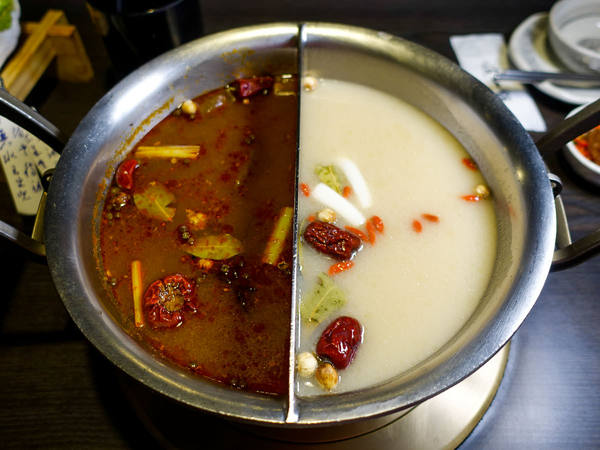 這一鍋皇室祕藏鍋物(大興西殿)：【桃園食記】這一鍋皇室秘藏鍋物 吃鍋吹冷氣超爽 越熱越開鍋 越多人越多折扣