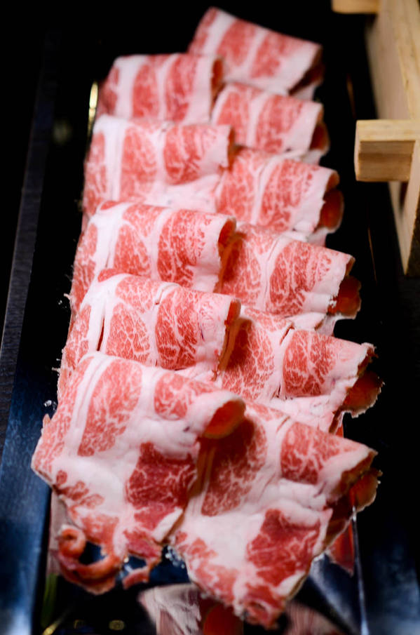 這一鍋皇室祕藏鍋物(大興西殿)：【桃園食記】這一鍋皇室秘藏鍋物 吃鍋吹冷氣超爽 越熱越開鍋 越多人越多折扣