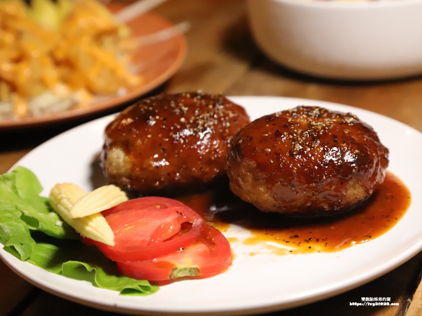 推薦高雄苓雅  晚餐宵夜 Urban Soul餐酒館․客製化的創意調酒 ․相聚小酌