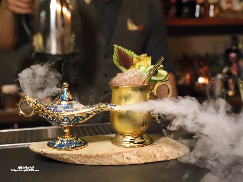 推薦高雄苓雅  晚餐宵夜 Urban Soul餐酒館․客製化的創意調酒 ․相聚小酌