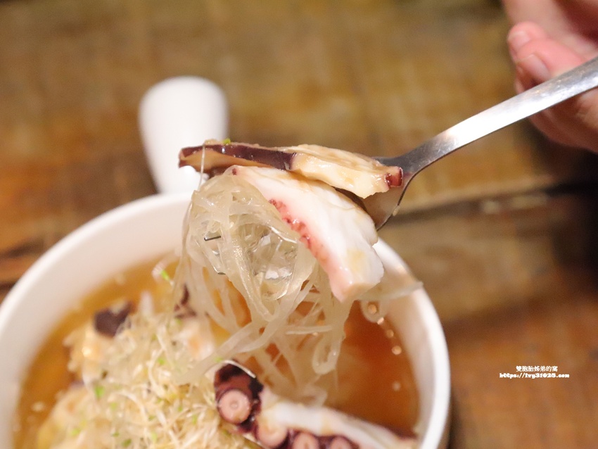 推薦高雄苓雅  晚餐宵夜 Urban Soul餐酒館․客製化的創意調酒 ․相聚小酌