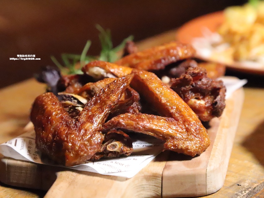 推薦高雄苓雅  晚餐宵夜 Urban Soul餐酒館․客製化的創意調酒 ․相聚小酌