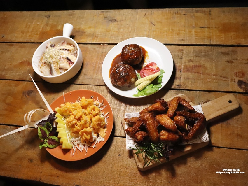 推薦高雄苓雅  晚餐宵夜 Urban Soul餐酒館․客製化的創意調酒 ․相聚小酌