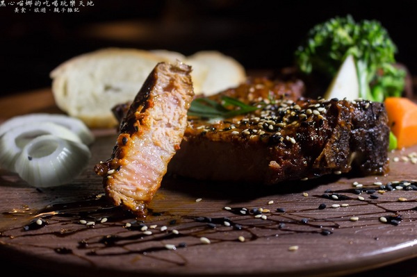 Urban Soul music bar：高雄苓雅︱Urban Soul酒吧．餐酒館　無懈可擊！超創意調酒與特色料理，讓夜晚更加璀璨！