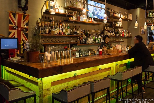 Urban Soul music bar：高雄苓雅︱Urban Soul酒吧．餐酒館　無懈可擊！超創意調酒與特色料理，讓夜晚更加璀璨！