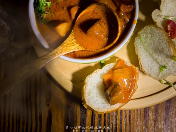 Urban Soul music bar：高雄苓雅︱Urban Soul酒吧．餐酒館　無懈可擊！超創意調酒與特色料理，讓夜晚更加璀璨！