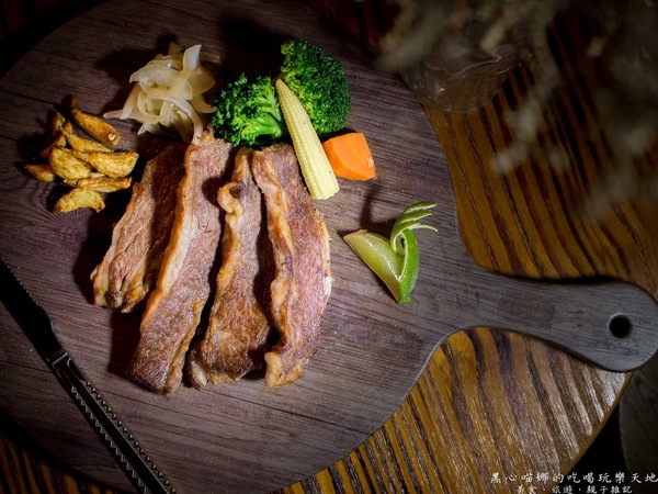 Urban Soul music bar：高雄苓雅︱Urban Soul酒吧．餐酒館　無懈可擊！超創意調酒與特色料理，讓夜晚更加璀璨！