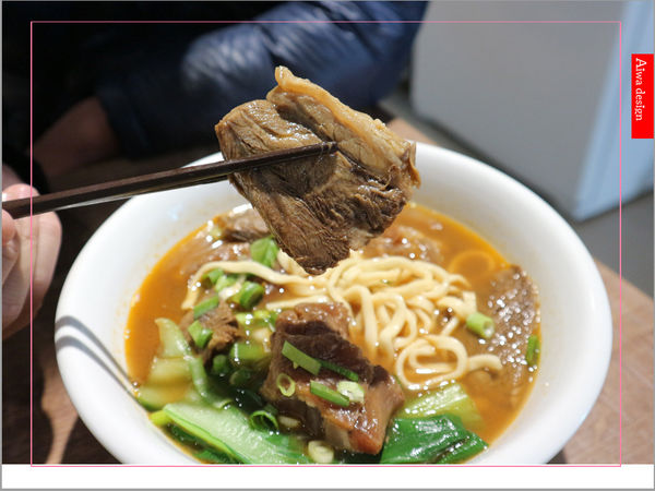 【新豐美食週記】吳媽媽沙茶咖哩炒麵，超推原汁牛肉麵+牛筋麵，麻香百頁豆腐非常入味Q彈-21.jpg