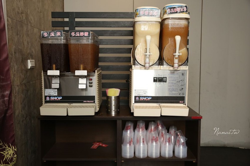 七品鍋物。超級蝦！比手掌還大的手臂蝦,完全是痛風鍋,20oz肉片吃到爽 - Nana愛旅行札記