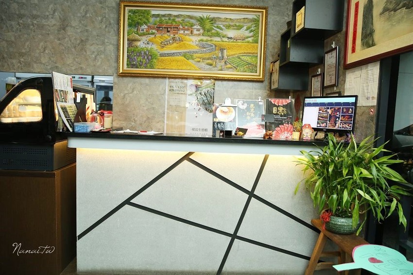 七品鍋物。超級蝦！比手掌還大的手臂蝦,完全是痛風鍋,20oz肉片吃到爽 - Nana愛旅行札記