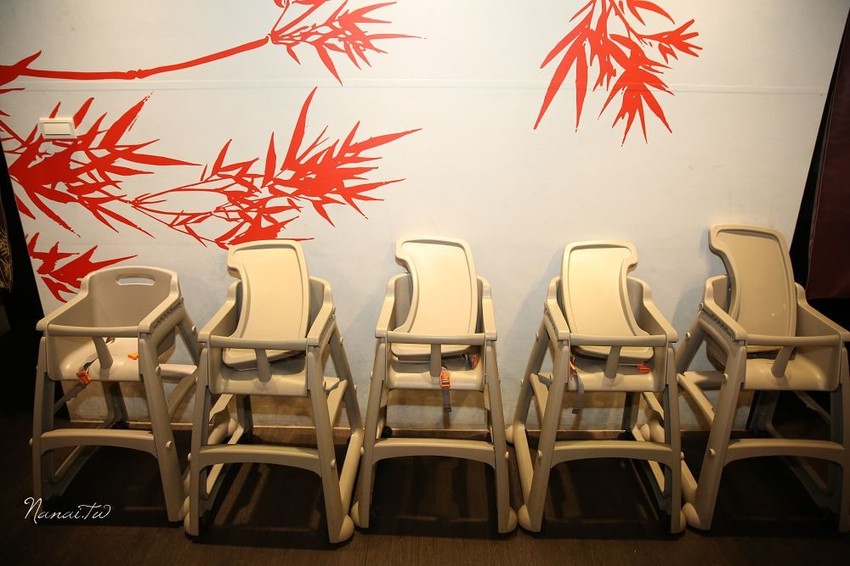 七品鍋物。超級蝦！比手掌還大的手臂蝦,完全是痛風鍋,20oz肉片吃到爽 - Nana愛旅行札記