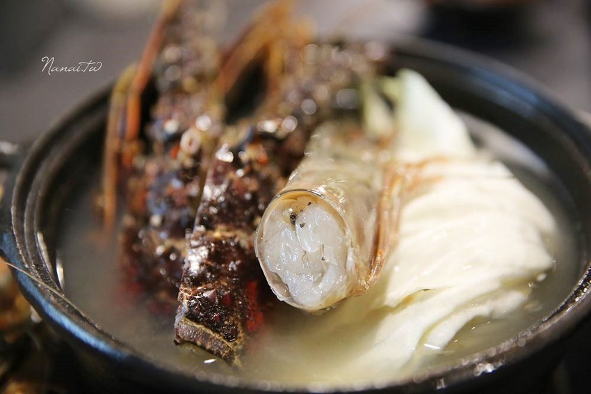 七品鍋物。超級蝦！比手掌還大的手臂蝦,完全是痛風鍋,20oz肉片吃到爽 - Nana愛旅行札記