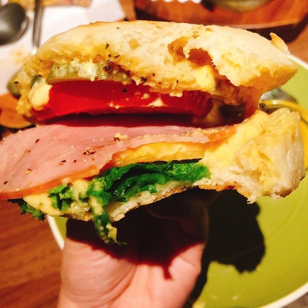 caffe le mani琢手咖啡：【內湖優質咖啡推薦】Caffè Le MANI 琢手咖啡~南洋咖哩佐麵包、芥末火腿巧巴達香濃順口~充滿異國情調的印尼曼特寧不但甘醇還帶有獨特迷人藥草香喔!