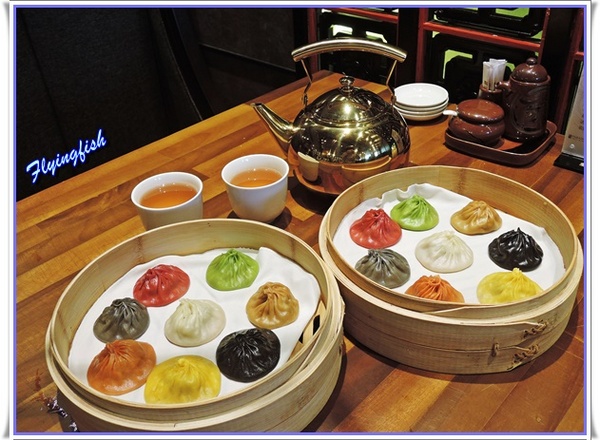 樂天皇朝(微風信義)：✜ 二訪讓人心情繽紛滴無敵美食和五星級服務-「樂天皇朝(微風信義店)」 (❁´◡`❁)