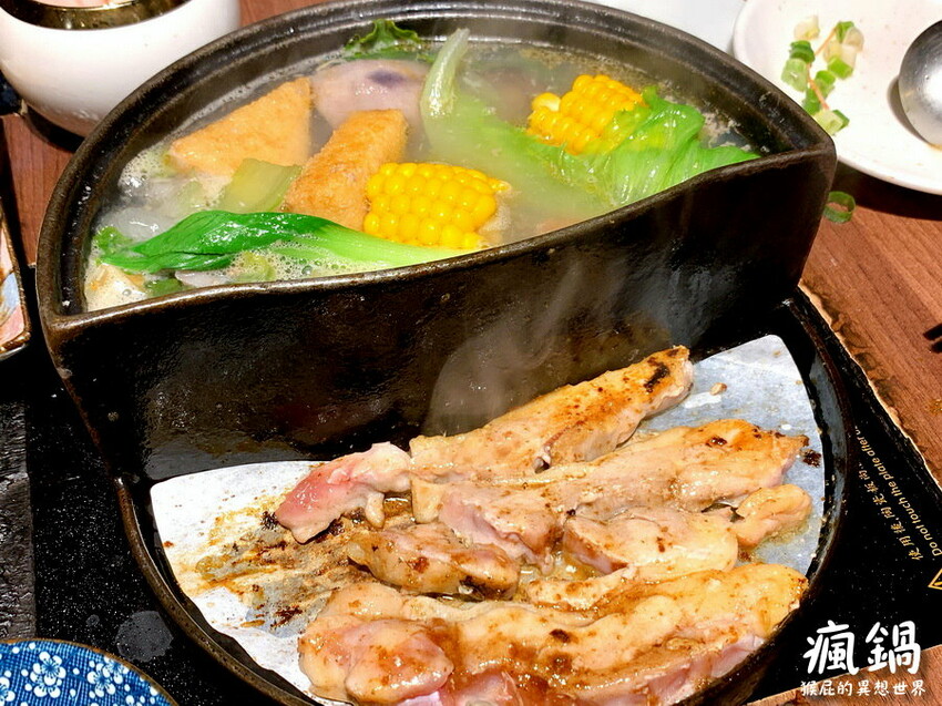 這間火烤兩吃肉盤超大CP值高,瘋寶箱龍蝦海陸鍋超有創意開鍋送戒指,自助吧通通吃到飽,壽星有送生日禮物,貓咪機器人送餐很酷