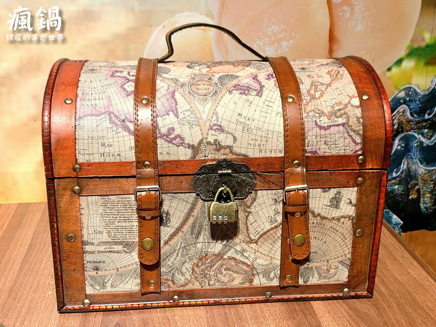 這間火烤兩吃肉盤超大CP值高,瘋寶箱龍蝦海陸鍋超有創意開鍋送戒指,自助吧通通吃到飽,壽星有送生日禮物,貓咪機器人送餐很酷