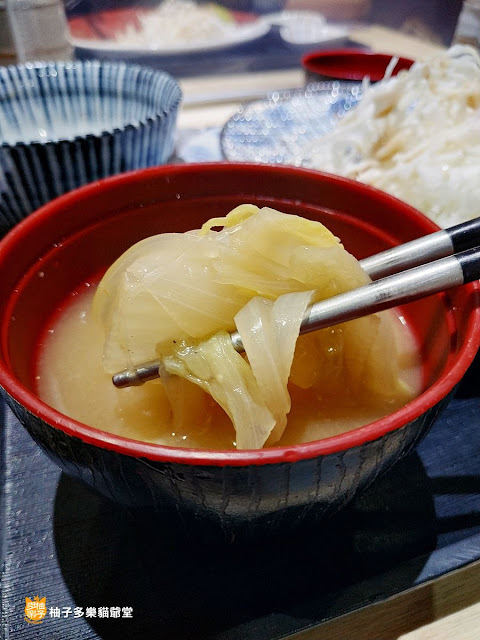 銀座杏子日式豬排 台北京站店:生薑燒厚切里肌豬排、蔥花蘿蔔泥里肌豬排,套餐沙拉、小菜、味噌湯、越光米吃到飽|臺北日式餐廳 京站百貨 捷運臺北車站站