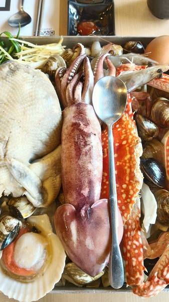 OMAYA春川炒雞(嘉義新生店)：一隻雞貝殼蒸-OMAYA春川炒雞(新生店)  嘉義東區韓式料理 是海鮮盆的升級版  有機會一定要試試