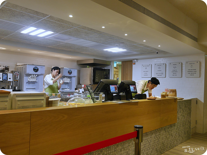 【日本登台美食】White Cosy來自北海道よつ葉美味牛奶鬆餅新登場。台北東區商圈