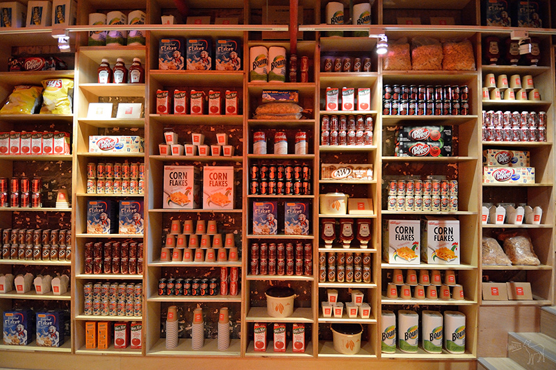 台北早午餐推薦:YumYum Deli 炸排骨乳酪三明治,蒜苗香腸起士薯條,東區捷運忠孝敦化站美食