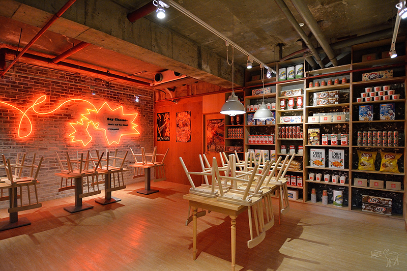 台北早午餐推薦:YumYum Deli 炸排骨乳酪三明治,蒜苗香腸起士薯條,東區捷運忠孝敦化站美食