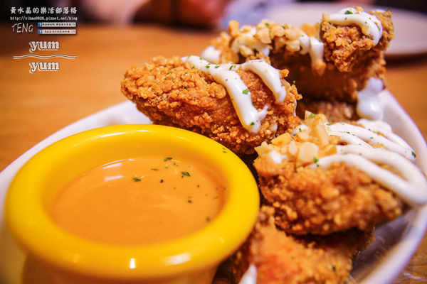 YumYum Deli 三明治專賣 美式餐廳│北捷/忠孝敦化站(台北東區216巷最夯美式甜食店，甜點不只是甜點，螞蟻人必來；2015年11月新開店)