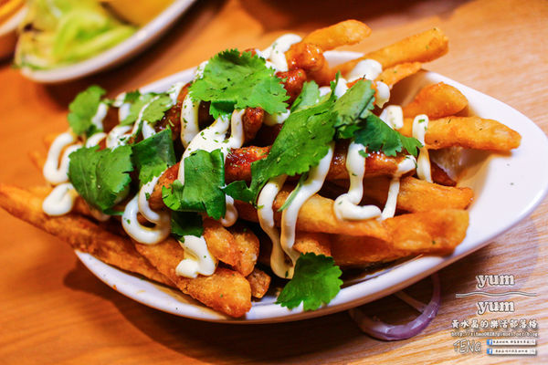 YumYum Deli 三明治專賣 美式餐廳│北捷/忠孝敦化站(台北東區216巷最夯美式甜食店，甜點不只是甜點，螞蟻人必來；2015年11月新開店)