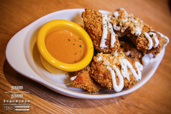 YumYum Deli 三明治專賣 美式餐廳│北捷/忠孝敦化站(台北東區216巷最夯美式甜食店，甜點不只是甜點，螞蟻人必來；2015年11月新開店)