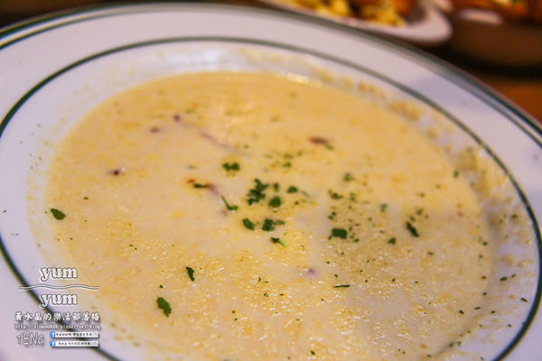 YumYum Deli 三明治專賣 美式餐廳│北捷/忠孝敦化站(台北東區216巷最夯美式甜食店，甜點不只是甜點，螞蟻人必來；2015年11月新開店)