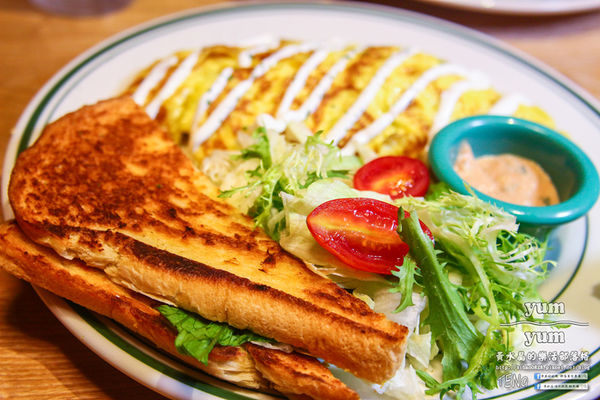 YumYum Deli 三明治專賣 美式餐廳│北捷/忠孝敦化站(台北東區216巷最夯美式甜食店，甜點不只是甜點，螞蟻人必來；2015年11月新開店)