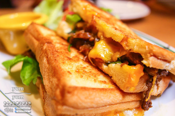 YumYum Deli 三明治專賣 美式餐廳│北捷/忠孝敦化站(台北東區216巷最夯美式甜食店，甜點不只是甜點，螞蟻人必來；2015年11月新開店)